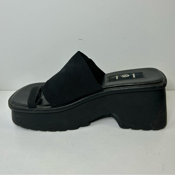 Lei Black Platform Sandals - Picture 2 of 16